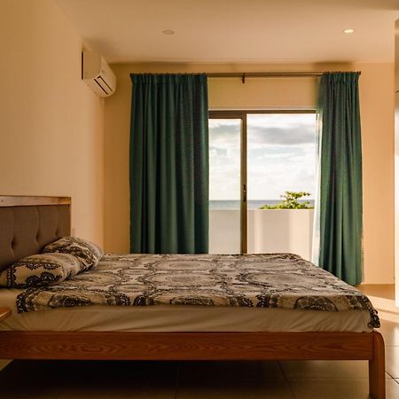 Stella Marris Beachfront Villa Pointe aux Sable Exterior photo